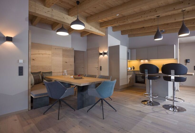 شقة دور أخير غرفة نوم واحدة, Postresidenz