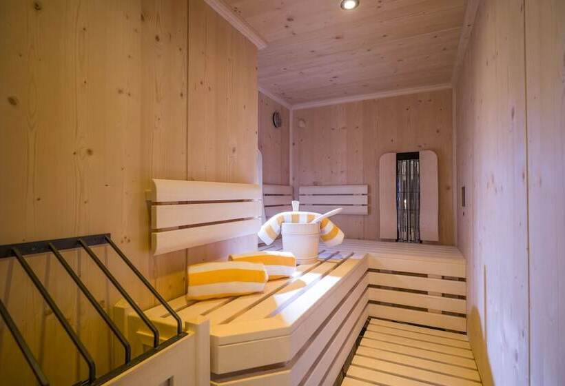 Апартаменты Deluxe 3 Спальни, Postresidenz