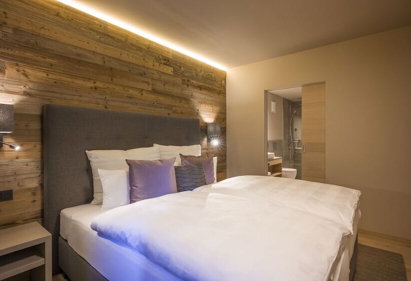 דירת דלוקס 3 חדרי שינה, Postresidenz