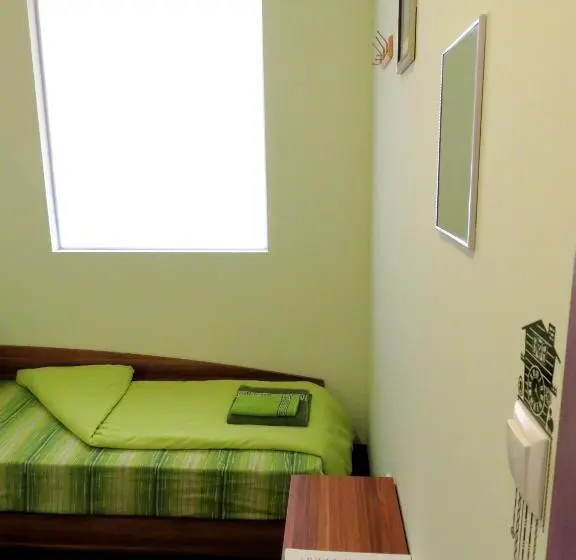 バスルーム共有のシングルスタンダード, Like Home Guest Rooms