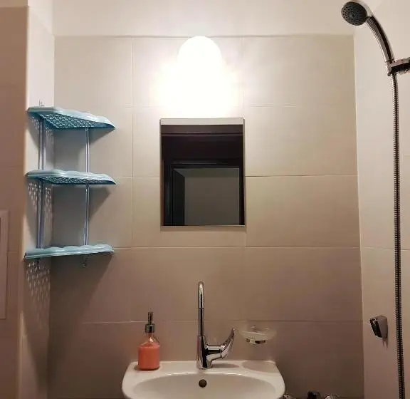 バス共有のスタンダードルーム, Like Home Guest Rooms