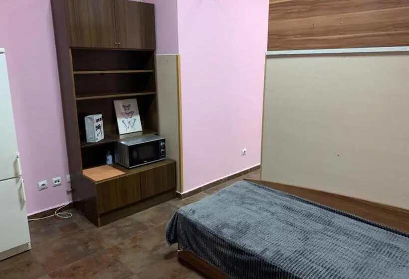 スタンダードスタジオ, Like Home Guest Rooms