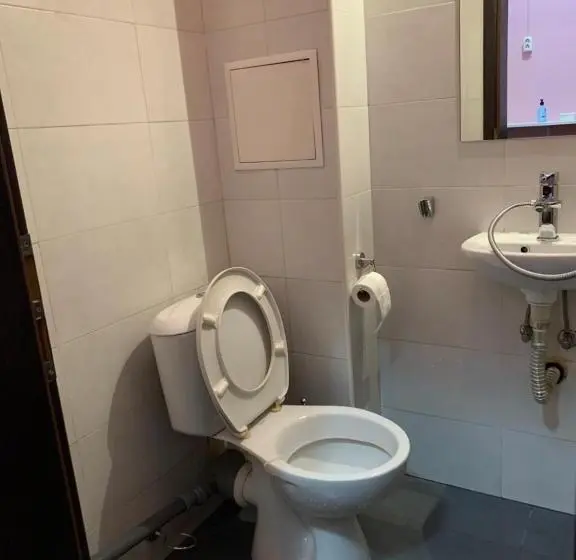 スタンダードスタジオ, Like Home Guest Rooms