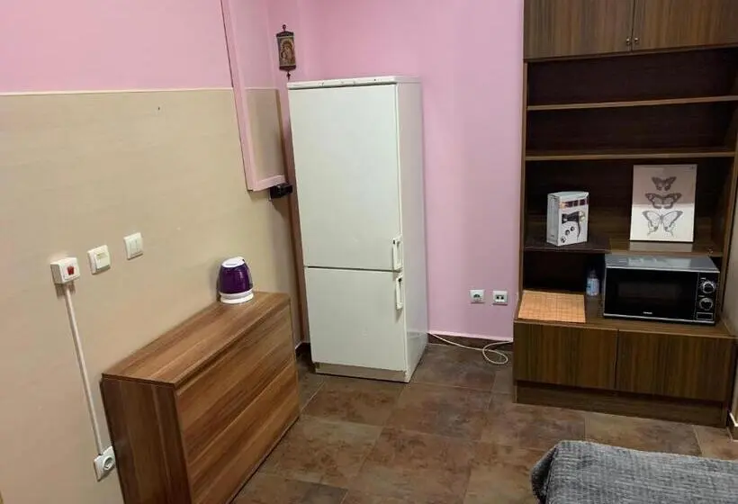 スタンダードスタジオ, Like Home Guest Rooms