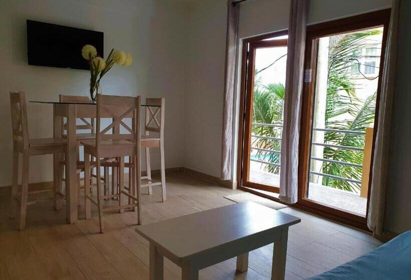 شقة غرفة نوم واحدة مزودة بشُرفة, Beach Side Condos Caye Caulker By Ccvh
