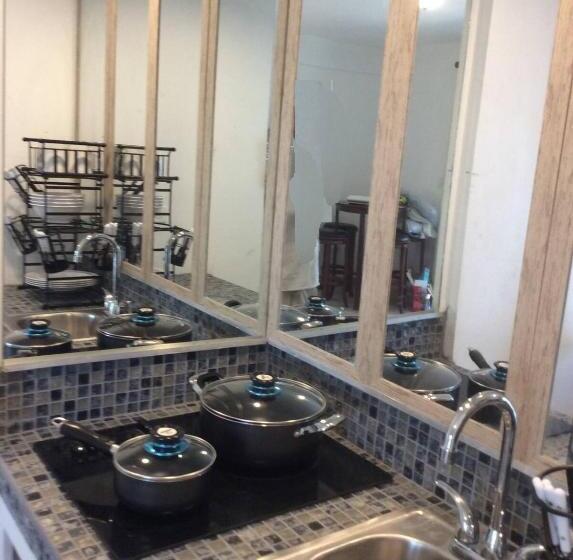 带1个卧室的带海景的公寓, Beach Side Condos Caye Caulker By Ccvh