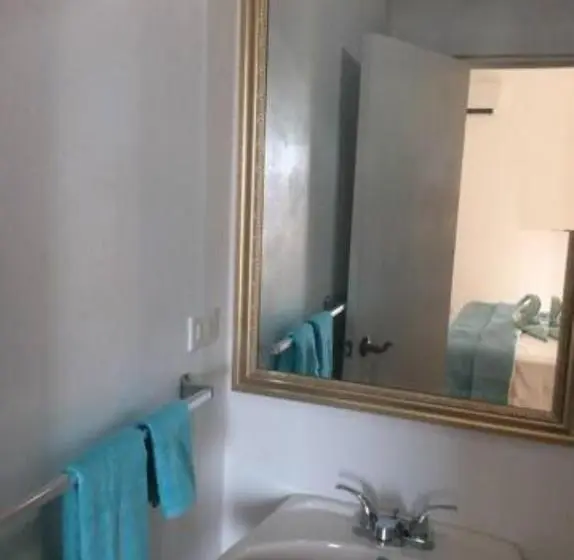 استودیو استاندارد با بالکن, Beach Side Condos Caye Caulker By Ccvh