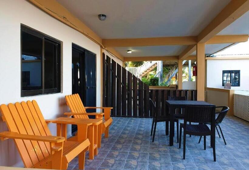 غرفة قياسية رباعية مطلة على البحر, Beach Side Condos Caye Caulker By Ccvh