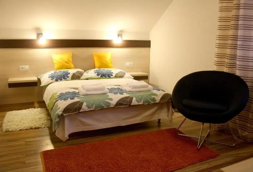 スタンダードトリプルルーム, Guest House Vila Pod Lesom