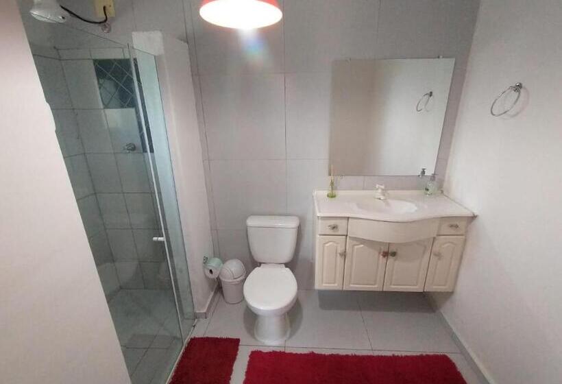 プールビュージュニアスイート, Vila Lia