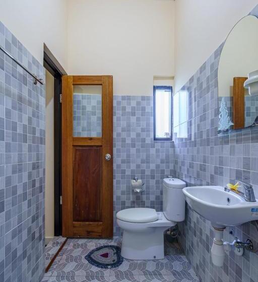 Семейный Номер, Whiterose Guesthouse