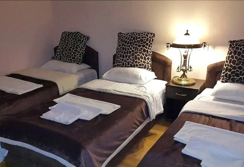 اتاق استاندارد سه نفره, Akva Gold Apartmani