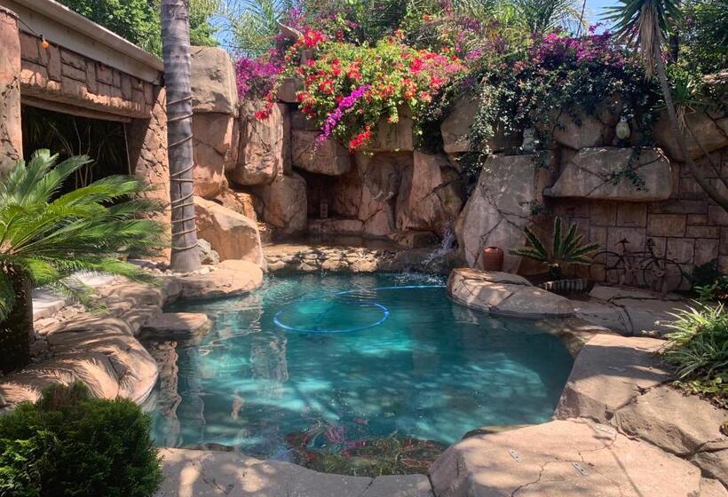 スイート, Eagle Rock Executive Guest House