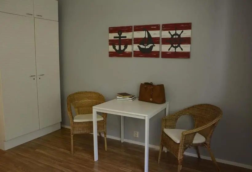スタンダードトリプルルーム, Folkiacenter Gästhem   Vieraskoti   Guesthouse