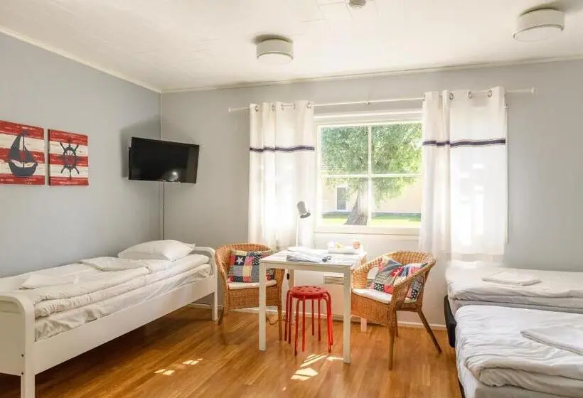 スタンダードトリプルルーム, Folkiacenter Gästhem   Vieraskoti   Guesthouse
