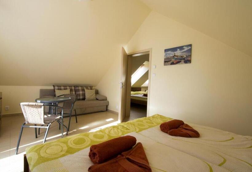 סוויטת 2 חדרי שינה, Penzion Admirál