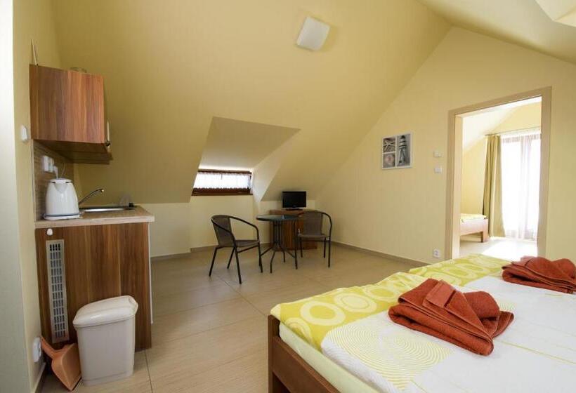 סוויטת 2 חדרי שינה, Penzion Admirál