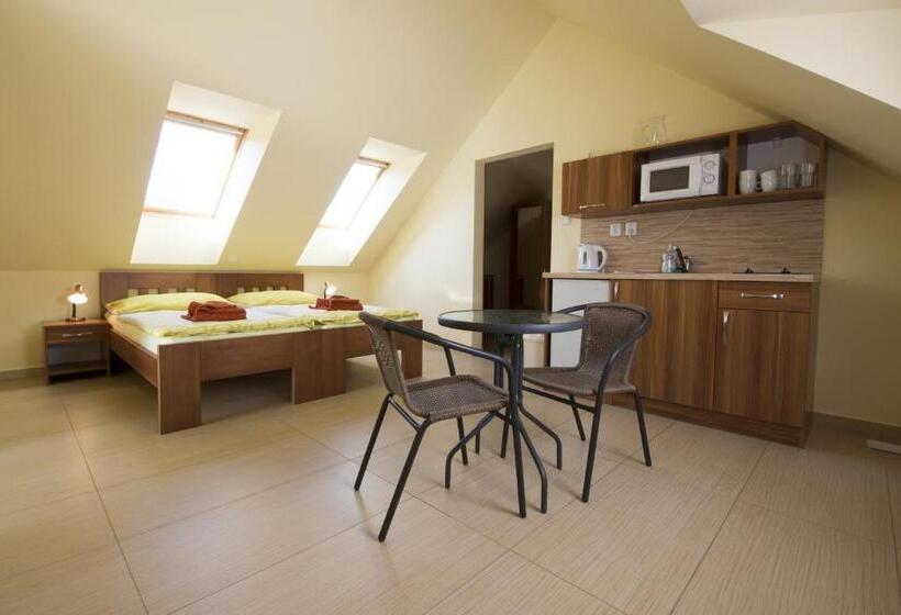 סוויטת 2 חדרי שינה, Penzion Admirál