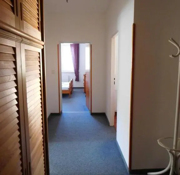 ２ベッドルームアパートメント, Pension Najdek