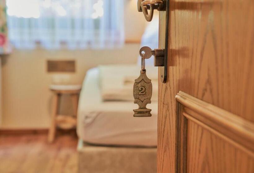 غرفة قياسية مزوَّدة بشُرفة, Pension Sonnwend