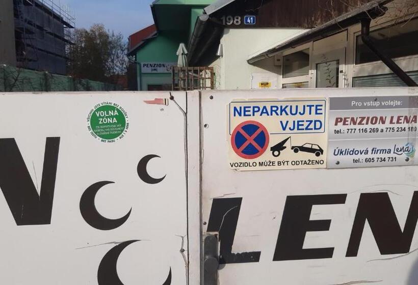 شقة غرفة واحدة مطلة على الحديقة, Apartments   Penzion Lena