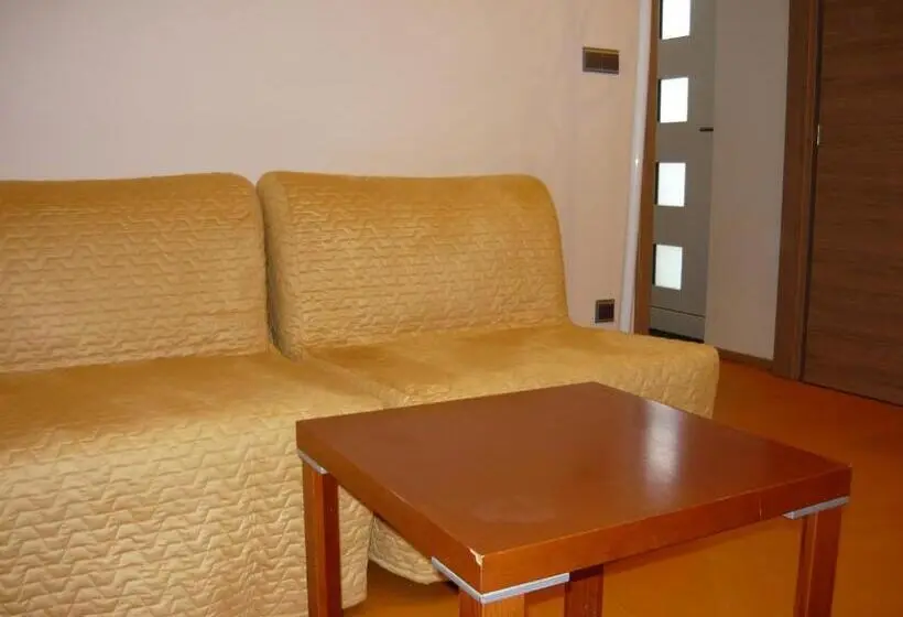 آپارتمان 1 خوابه با چشم‌انداز باغ, Apartments   Penzion Lena
