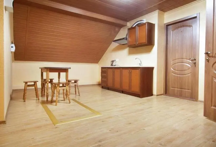 اتاق کلاسیک, Guest House Montreal