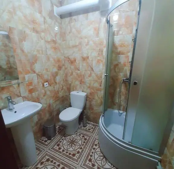 استودیوی استاندارد, Guest House Montreal