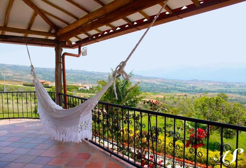 침실 4개 주택, Aires Del Sauzalito