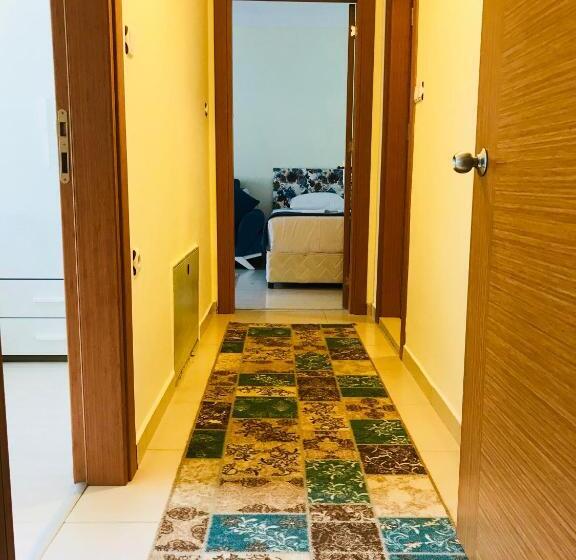 1 Bedroom Apartment River View, Mego Suite Otel