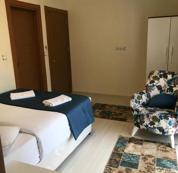 Quarto Quádruplo Estandar, Mego Suite Otel