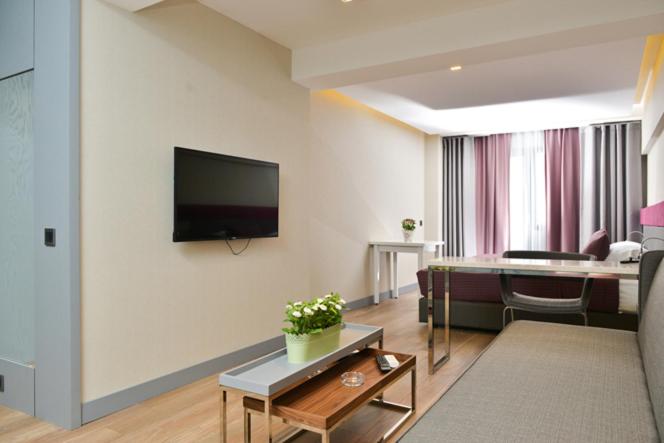 Quarto Deluxe, Spil Suites