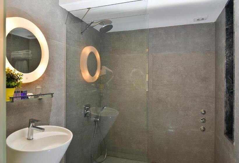 Suite Familiare, Spil Suites