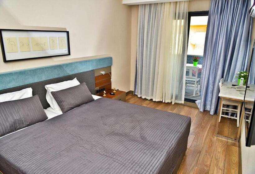 Apartamento 1 Dormitório com Terraço, Spil Suites