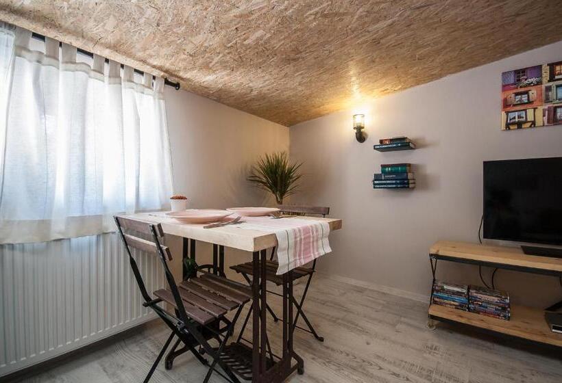 اتاق استاندارد, Newway Apartments