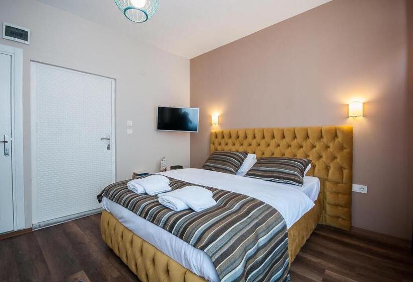 استودیوی استاندارد, Newway Apartments