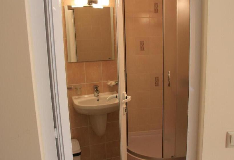 إستوديو قياسى مطلّ علي الحديقة, Olympia Beach Complex