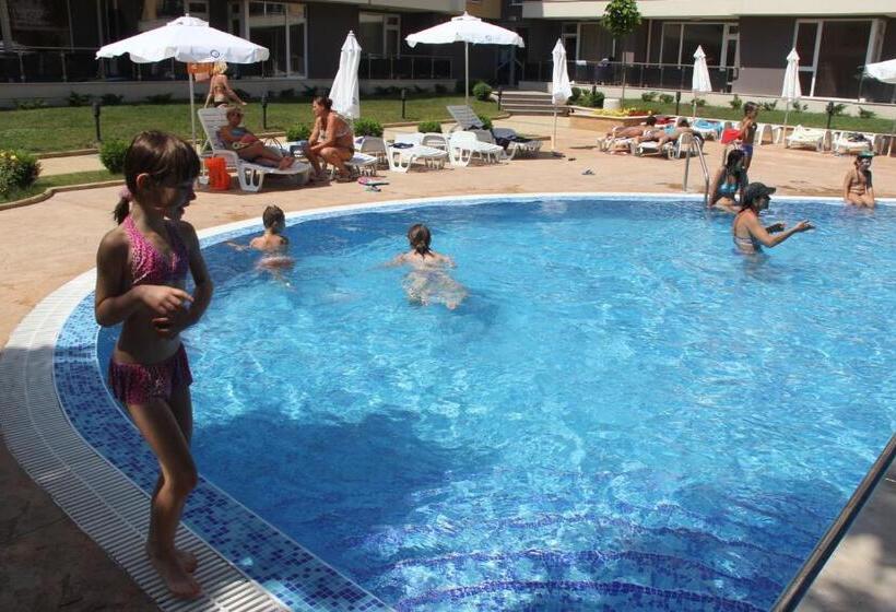 إستديو قياسى مطل على حمام السباحة, Olympia Beach Complex