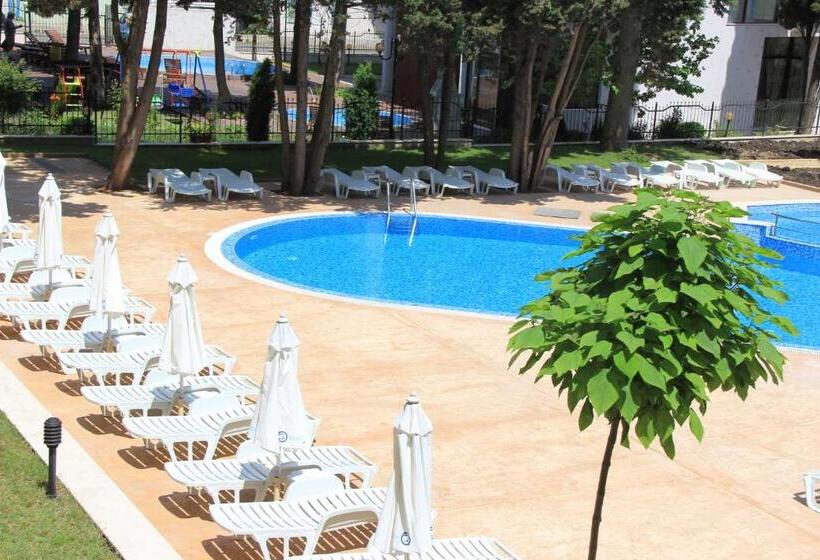 إستديو قياسى مطل على حمام السباحة, Olympia Beach Complex