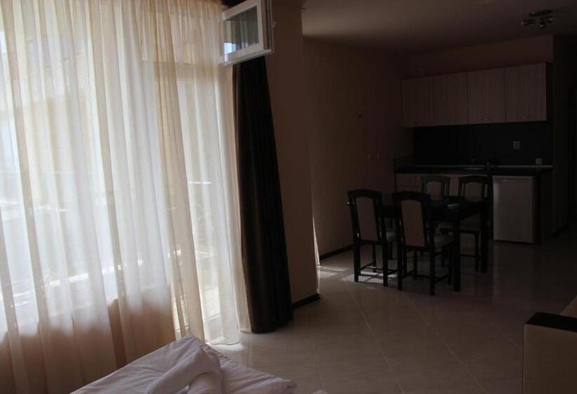 إستوديو قياسى, Olympia Beach Complex