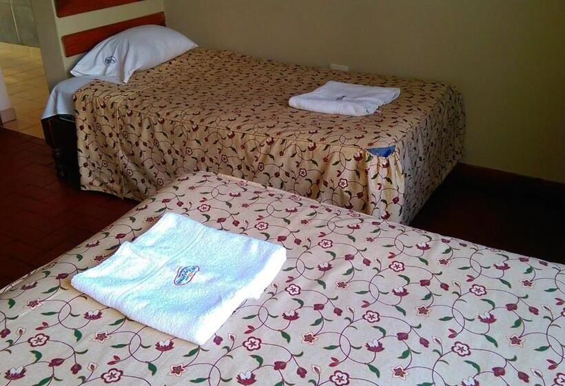 Четырехместный Номер Стандарт, Hostal La Rivera