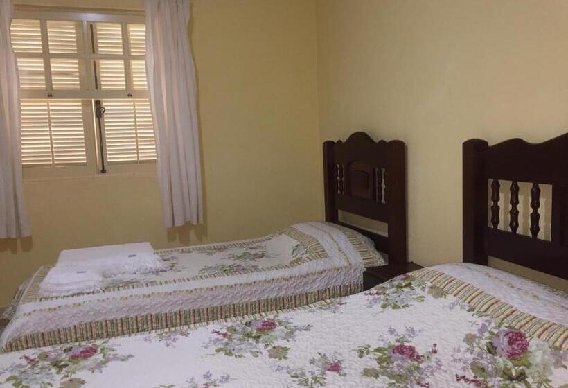 수피리어 트리플 룸, Pousada Primavera