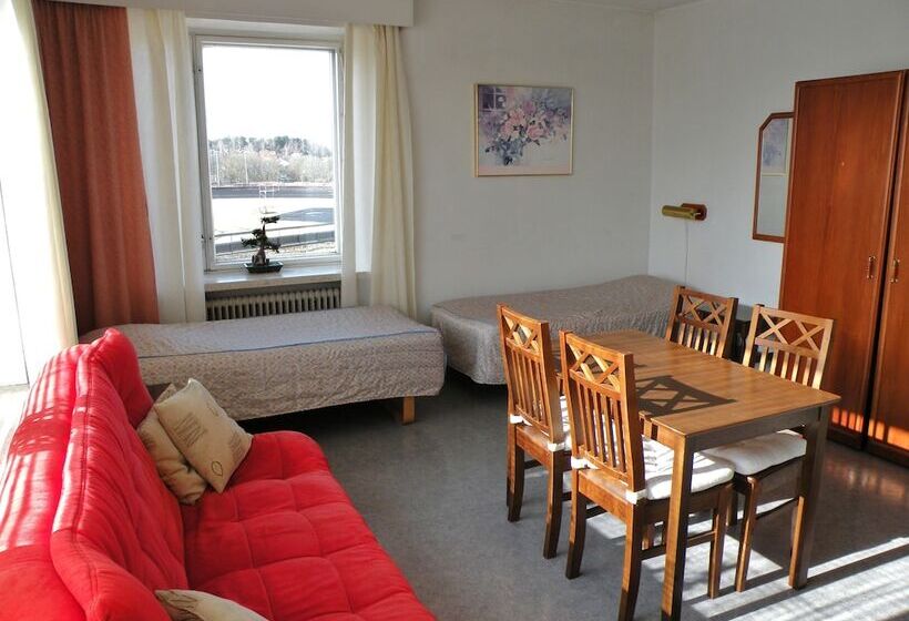 غرفة قياسية رباعية حمام مشترك, B&b Retro   Guesthouse Kupittaa