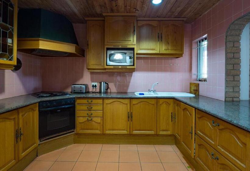 خانه 1 خوابه, Carrington Guest House