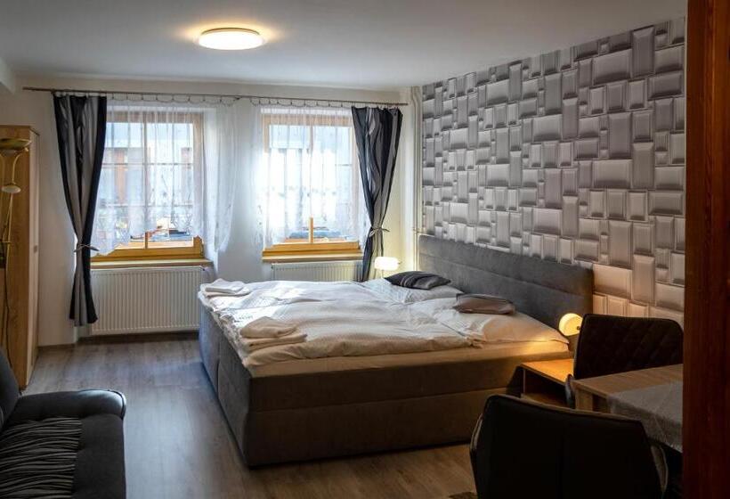 标准工作室, Penzion U Hejtmana