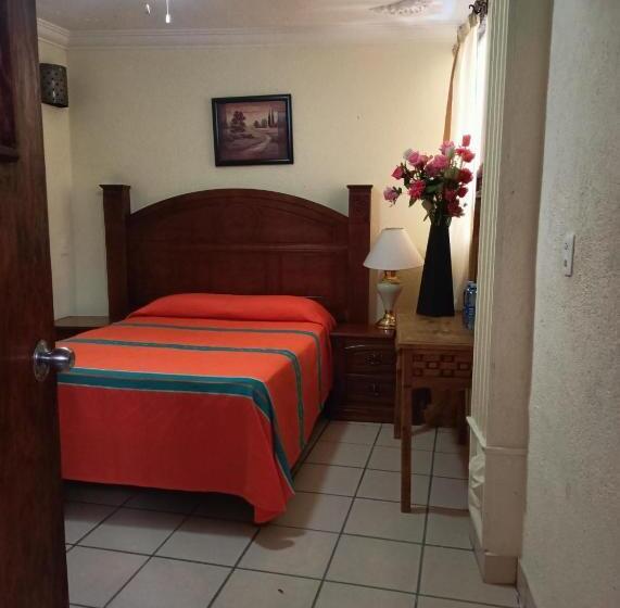 Quarto Deluxe, Posada De La Conspiración