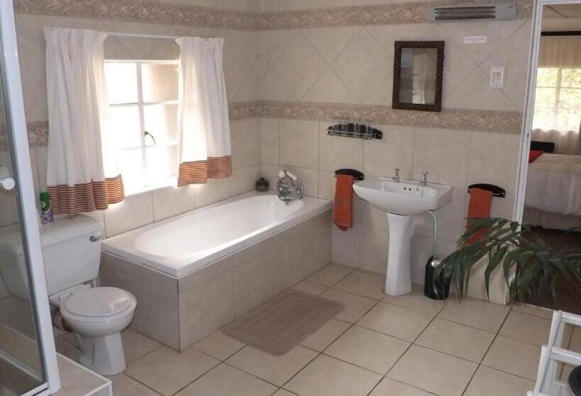 Шале 1 Спальня, Thatchings Guest House