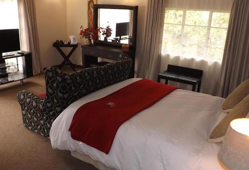 בקתת חדר, Thatchings Guest House