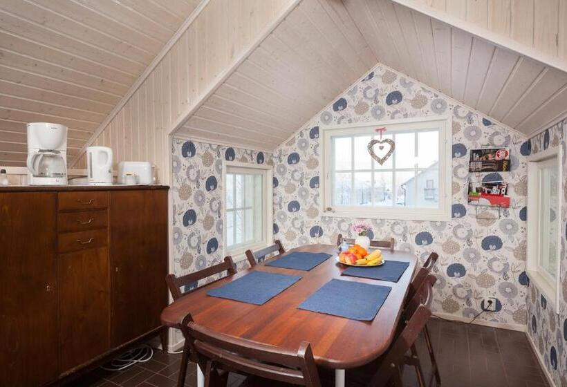 اتاق لوکس, Turusensaha Guesthouse