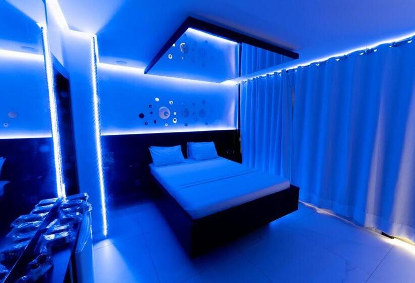 经济房, Status Motel   Check In Livre